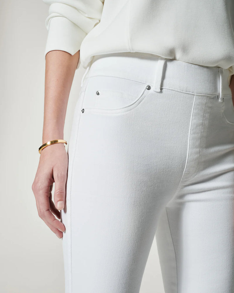 Flare Jeans: White